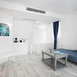 Alley Prime Hotell