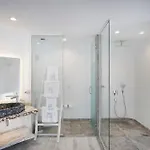 Alley Prime Hotell