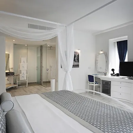 Hotel Alley Prime 4*