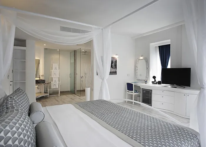 Hotel Alley Prime 4*